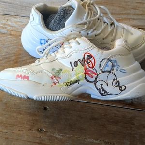 DISNEY WHITE Mickey Mouse graffiti SNEAKERS shoes SIZE 6 barely worn 37/4 euc